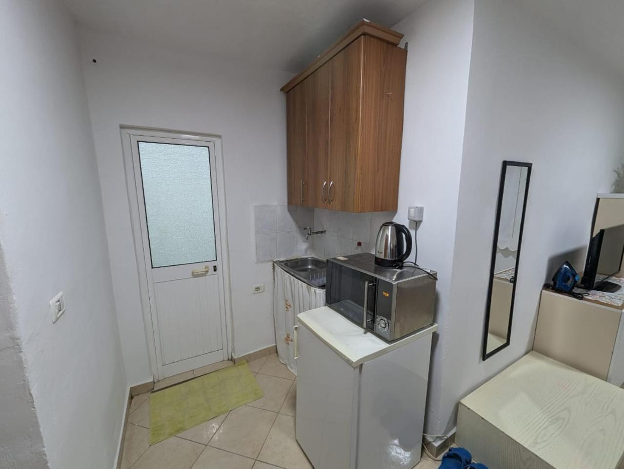 Zhizelle Xhamllik'apartment Apartamento Tirana
