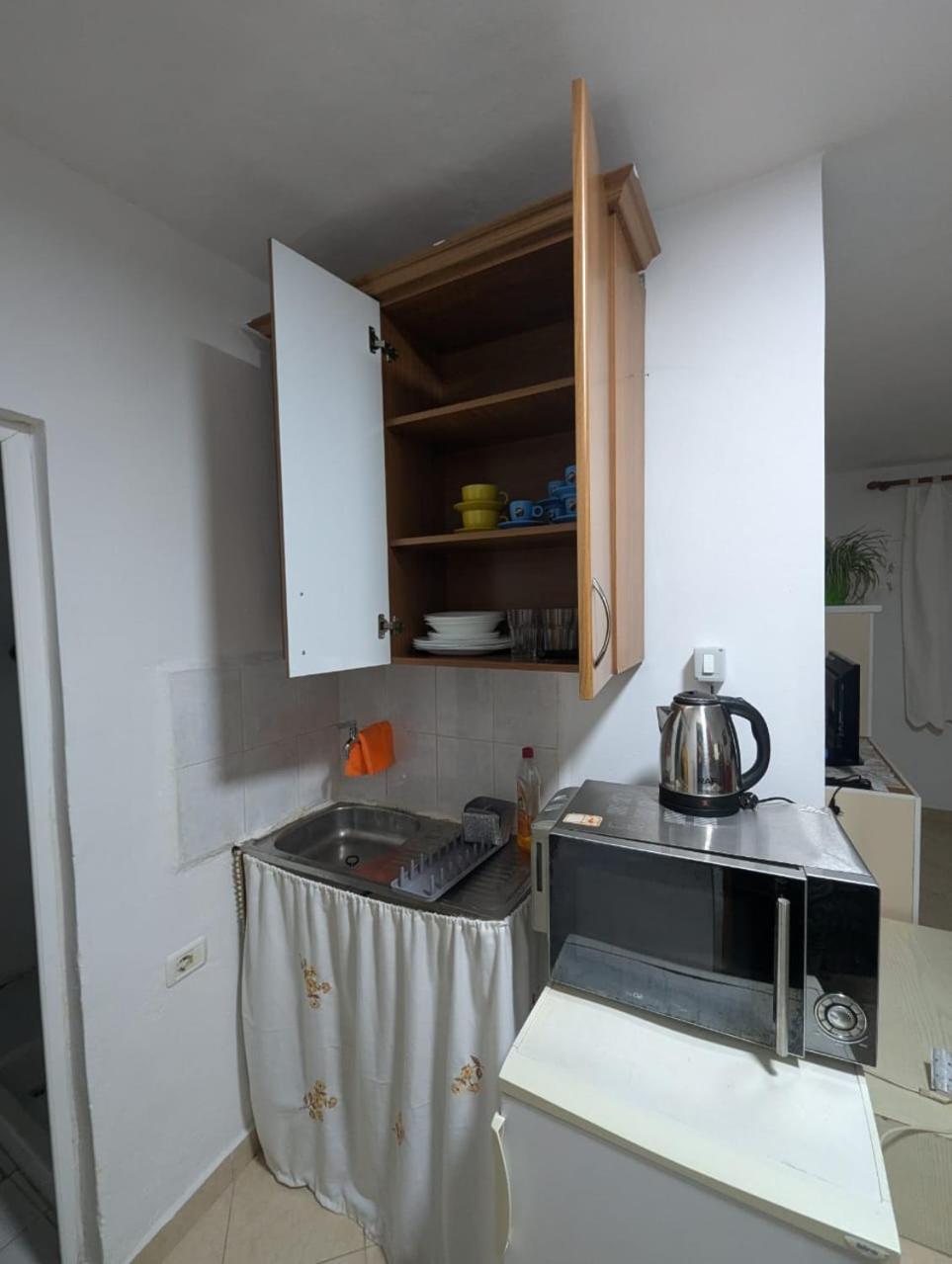 Zhizelle Xhamllik'apartment *