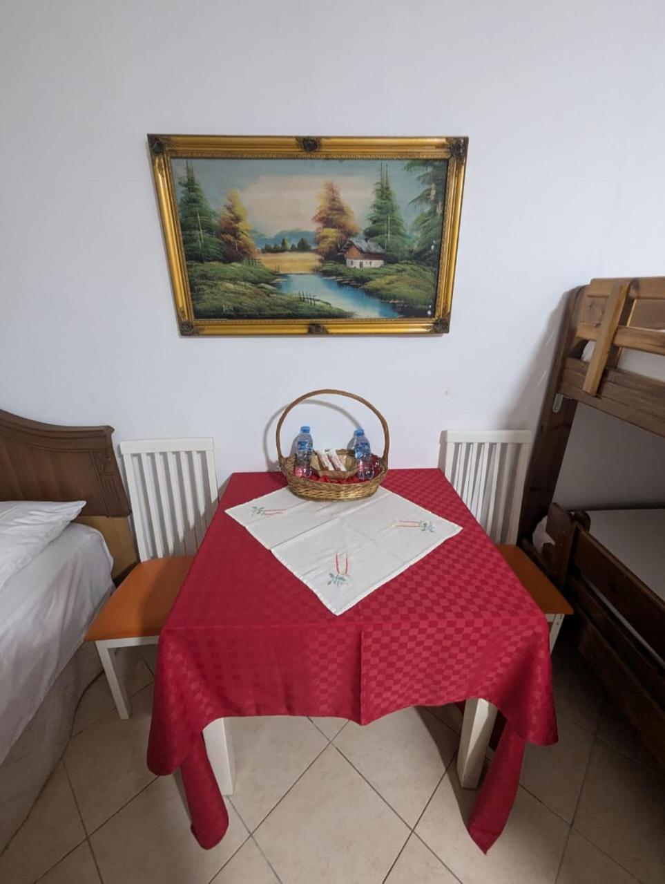 Zhizelle Xhamllik'apartment Tirana